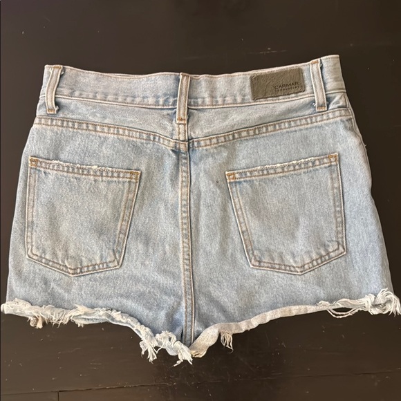Carmar like new distressed light wash denim shorts - Picture 2 of 6